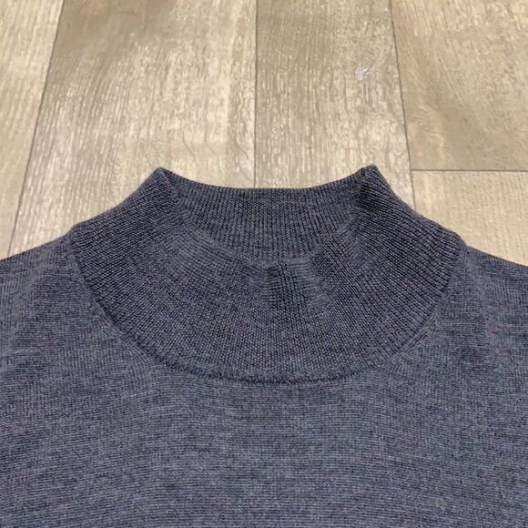 Mens NWOT Jos.A. Bank 100% Merino‎ Wool Mock Neck Lightweight Sweater - Picture 3 of 6